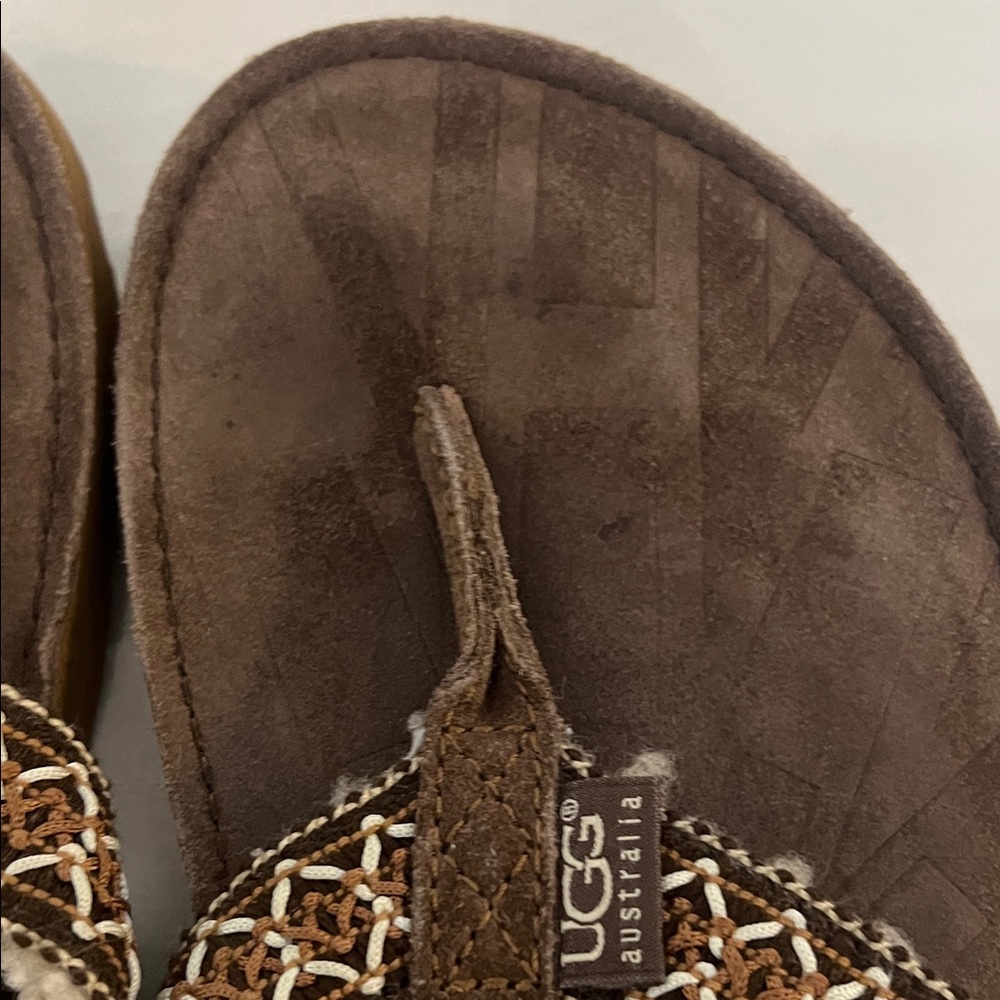UGG Brown Suede Shearling Thong Sandals with Woven Strap Sz 9 - Picture 5 of 16
